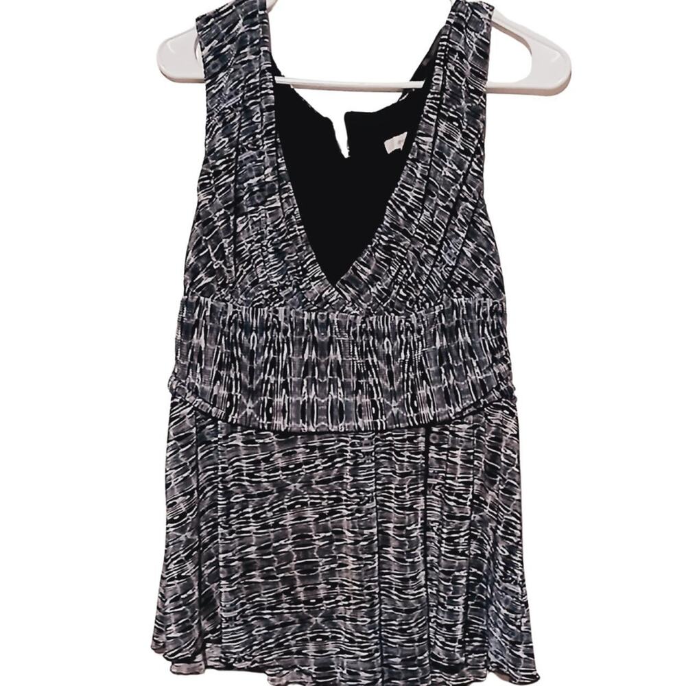 Dressbarn's Black and White V-neck Blouse